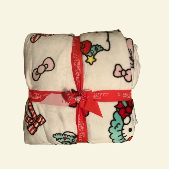 Hello kitty Christmas blanket - Picture 2 of 3